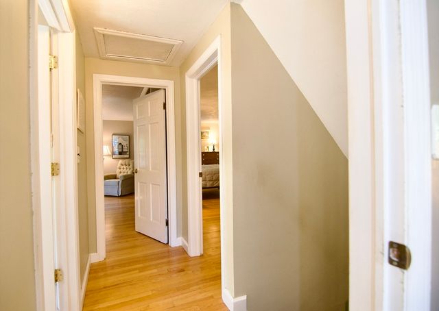 129 Chalmers St, Springfield, MA 01118