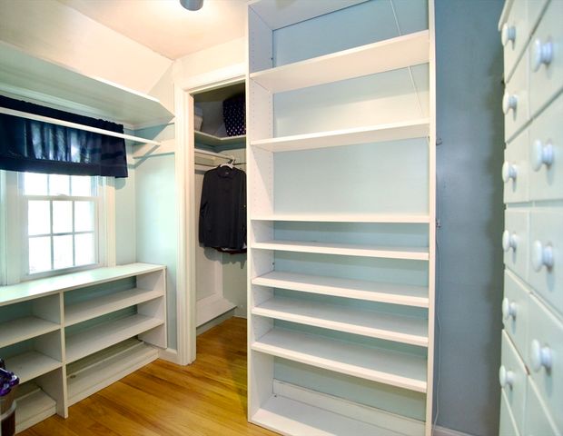 129 Chalmers St, Springfield, MA 01118