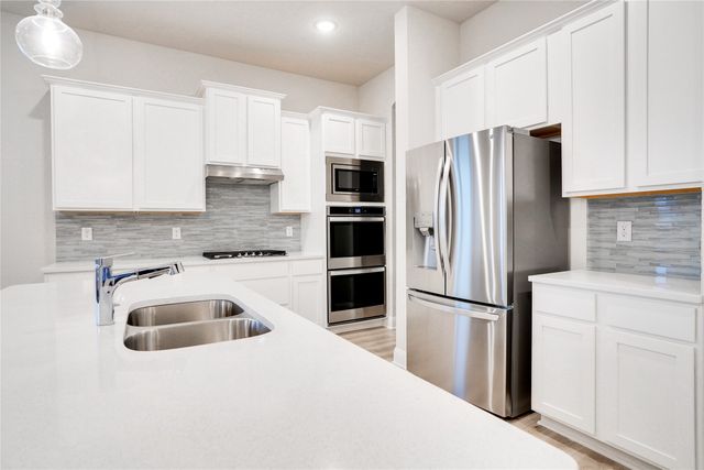 1521 Bison Trail, Aubrey, TX 76227