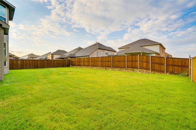 1521 Bison Trail, Aubrey, TX 76227