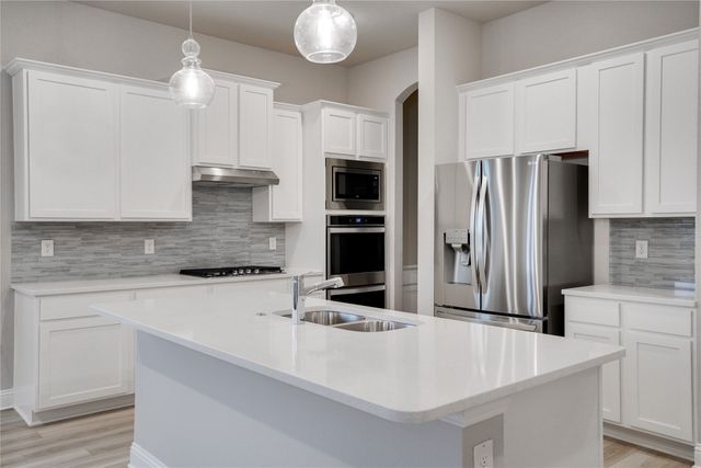 1521 Bison Trail, Aubrey, TX 76227