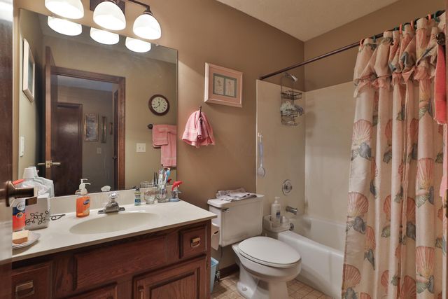 1108 Forest View Court, Westerville, OH 43081