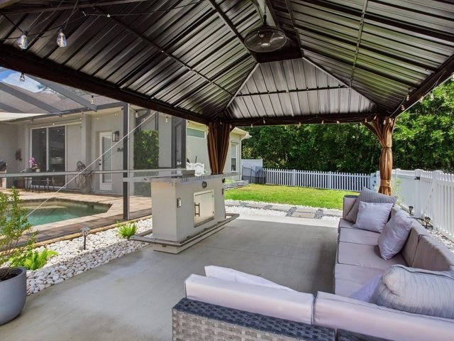 6320 NIKKI LANE, Tampa, FL 33625