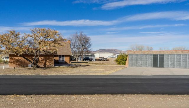 384 Don Street SE, Los Lunas, NM 87031