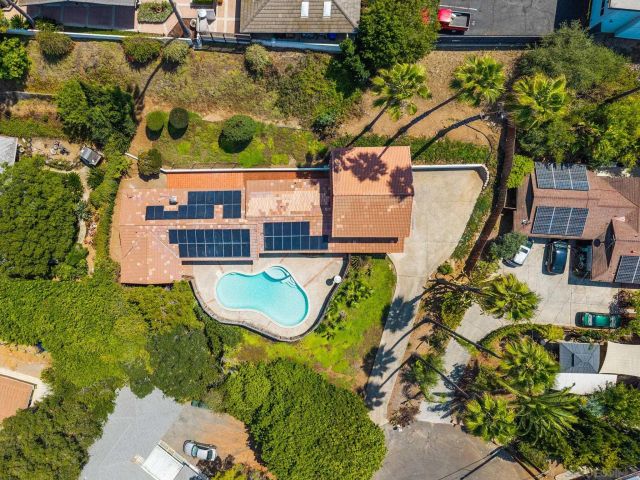 909 Donnan Place, Vista, CA 92084