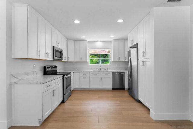 909 Donnan Place, Vista, CA 92084