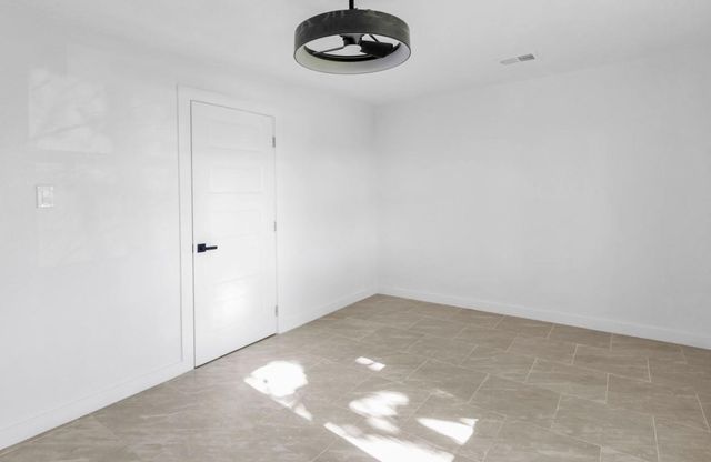 2410 E Bayshore Drive, Dickinson, TX 77539