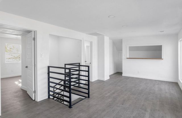 2410 E Bayshore Drive, Dickinson, TX 77539