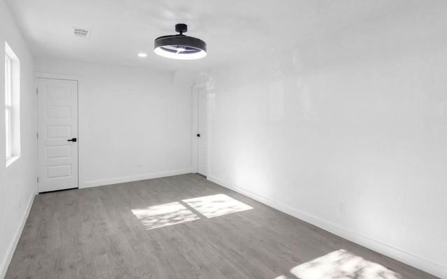 2410 E Bayshore Drive, Dickinson, TX 77539