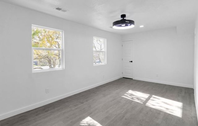 2410 E Bayshore Drive, Dickinson, TX 77539