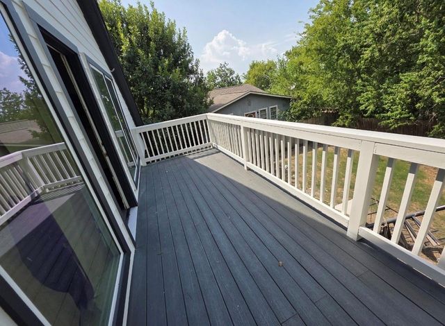 2410 E Bayshore Drive, Dickinson, TX 77539