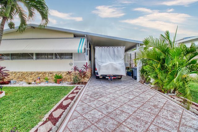 51010 Galina Bay, Boynton Beach, FL 33436