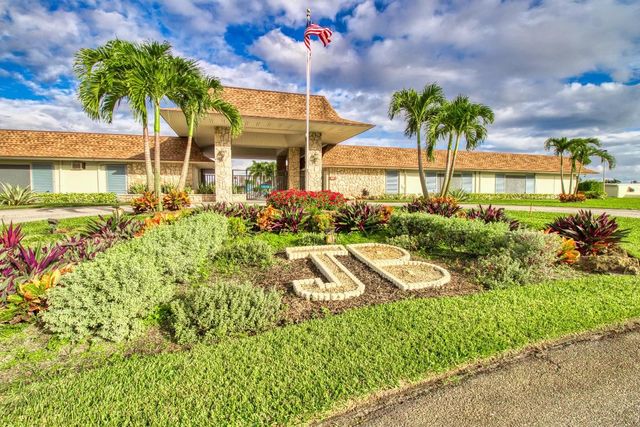 51010 Galina Bay, Boynton Beach, FL 33436