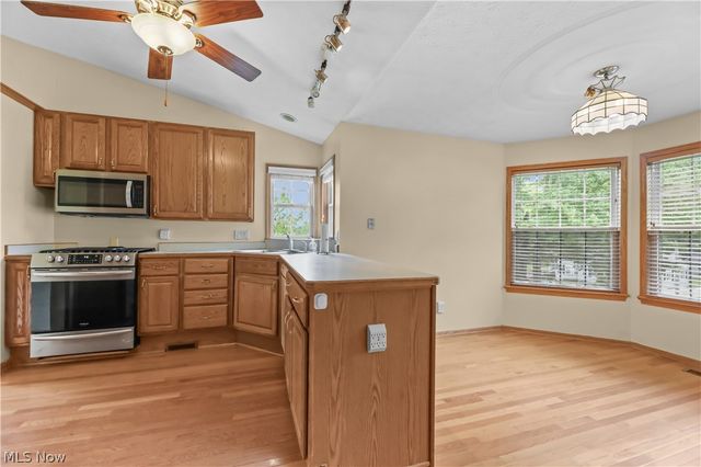 1701 Woods Road, Akron, OH 44306