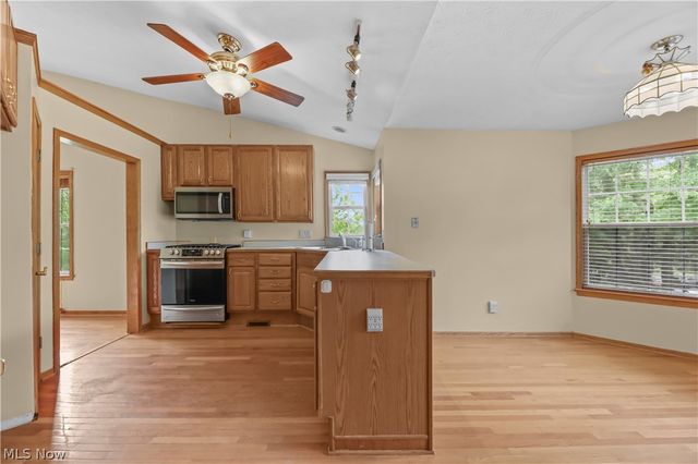 1701 Woods Road, Akron, OH 44306