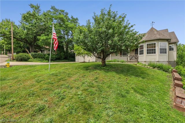 1701 Woods Road, Akron, OH 44306