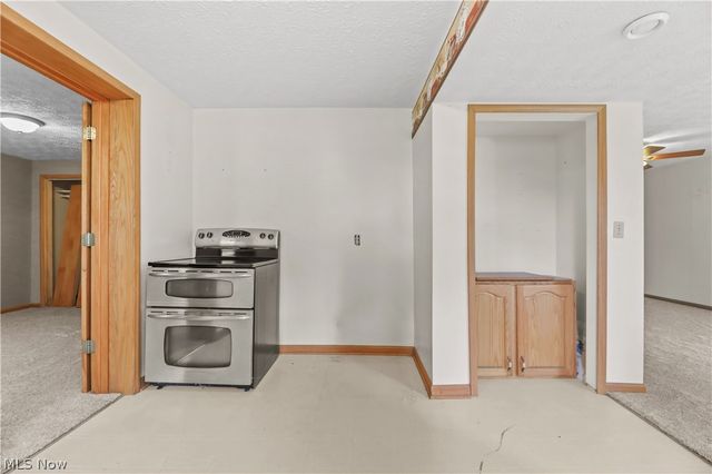 1701 Woods Road, Akron, OH 44306