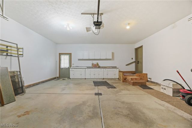 1701 Woods Road, Akron, OH 44306