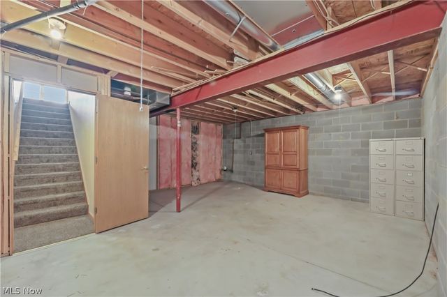 1701 Woods Road, Akron, OH 44306