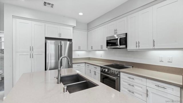 1103 Plumeria Way, Oceanside, CA 92054