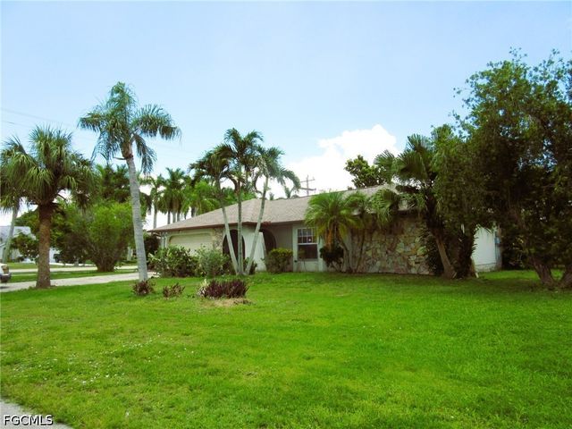 628 SE 19th LN, Cape Coral, FL 33990