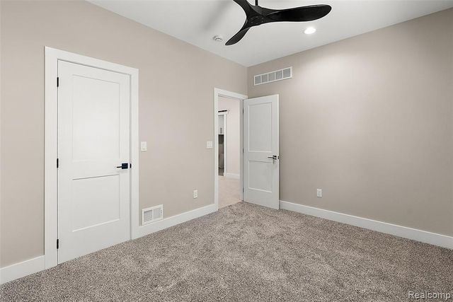41255 Conger Bay Drive, Update, MI 48045
