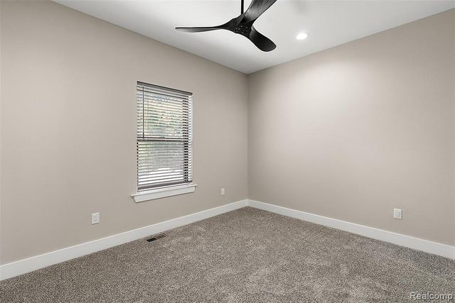 41255 Conger Bay Drive, Update, MI 48045