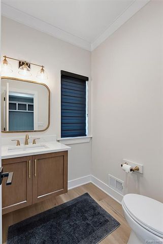 41255 Conger Bay Drive, Update, MI 48045