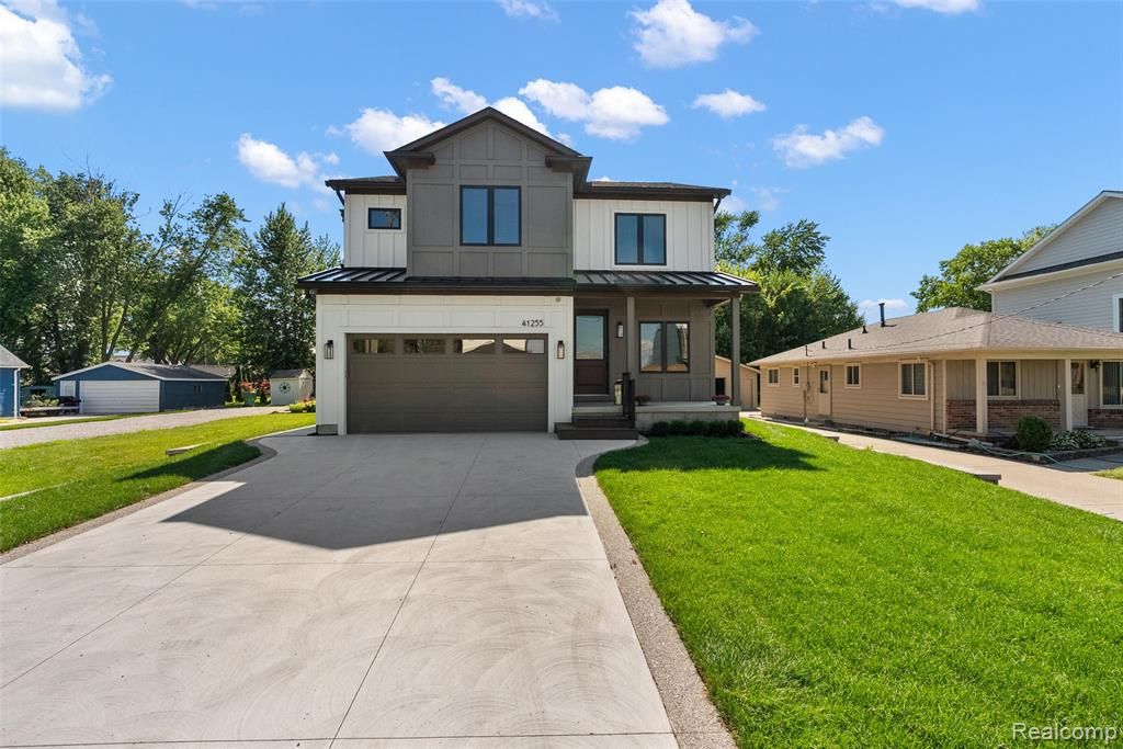 41255 Conger Bay Drive, Update, MI 48045