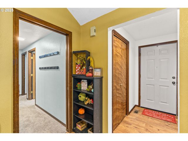 5441 S MOHAWK Ct, Salem, OR 97306