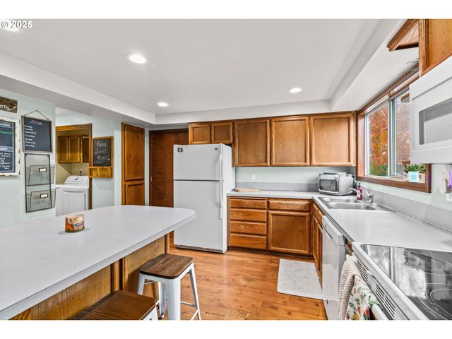 5441 S MOHAWK Ct, Salem, OR 97306