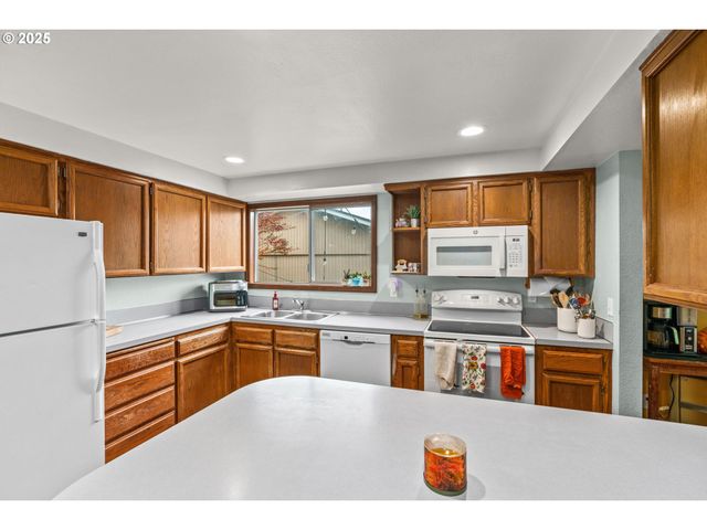 5441 S MOHAWK Ct, Salem, OR 97306