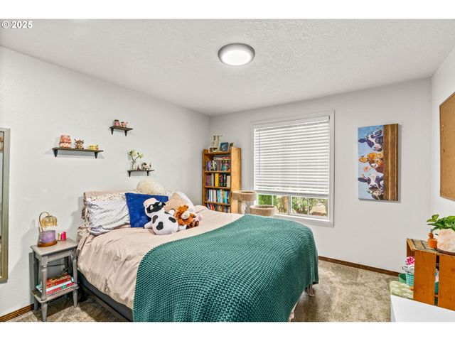 5441 S MOHAWK Ct, Salem, OR 97306