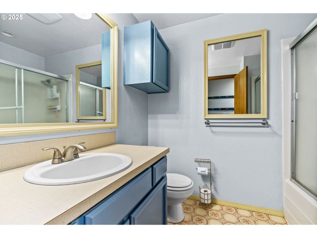 5441 S MOHAWK Ct, Salem, OR 97306