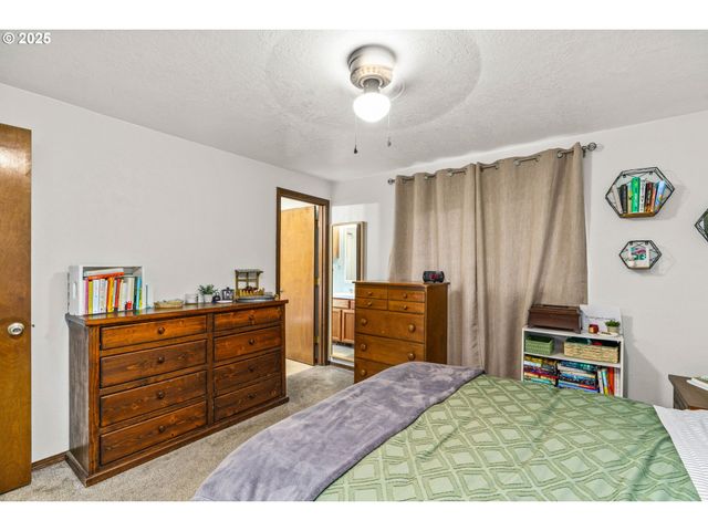 5441 S MOHAWK Ct, Salem, OR 97306