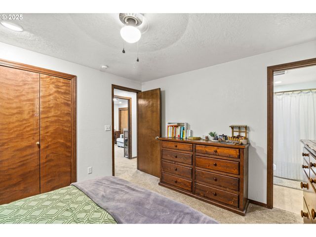 5441 S MOHAWK Ct, Salem, OR 97306