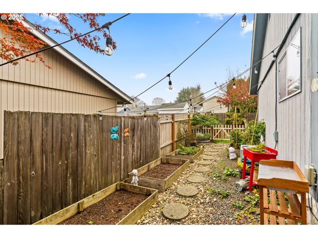 5441 S MOHAWK Ct, Salem, OR 97306