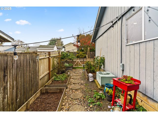 5441 S MOHAWK Ct, Salem, OR 97306