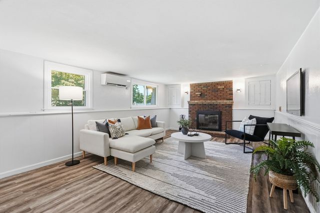 8 Bossi Ave, Randolph, MA 02368