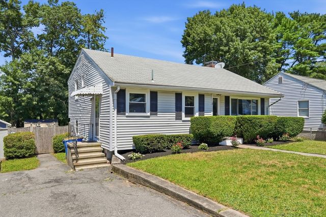 8 Bossi Ave, Randolph, MA 02368
