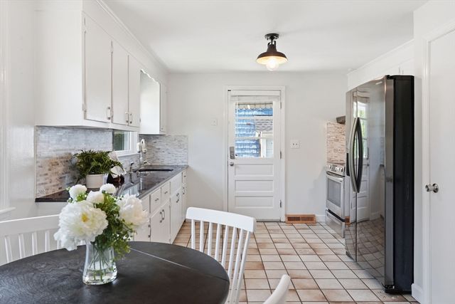 8 Bossi Ave, Randolph, MA 02368