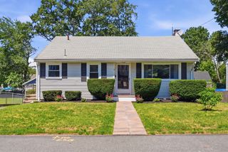 8 Bossi Ave, Randolph, MA 02368