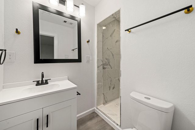 404 Glenmore Drive, Pasadena, TX 77503