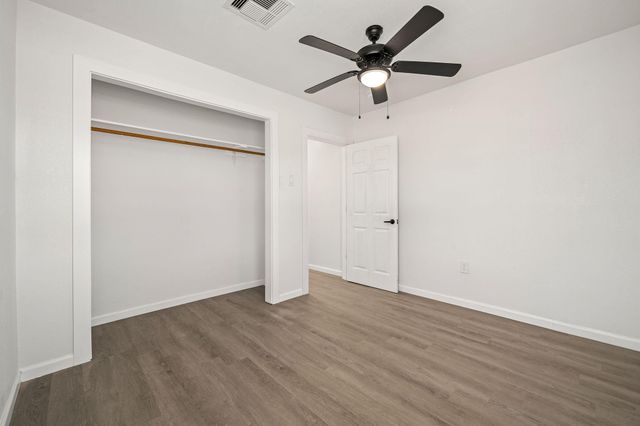 404 Glenmore Drive, Pasadena, TX 77503