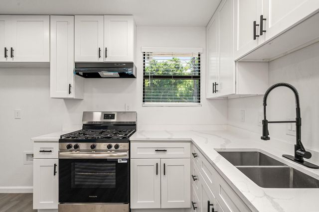 404 Glenmore Drive, Pasadena, TX 77503