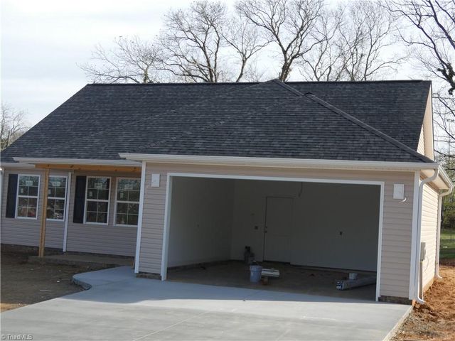 105 Hickory Street, Yadkinville, NC 27055