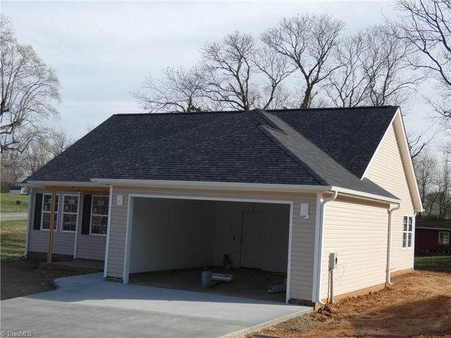 105 Hickory Street, Yadkinville, NC 27055