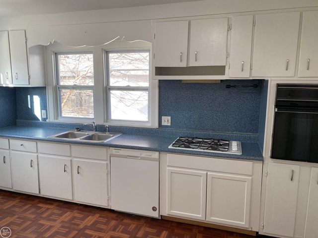 2023 23rd Street, Port Huron, MI 48060