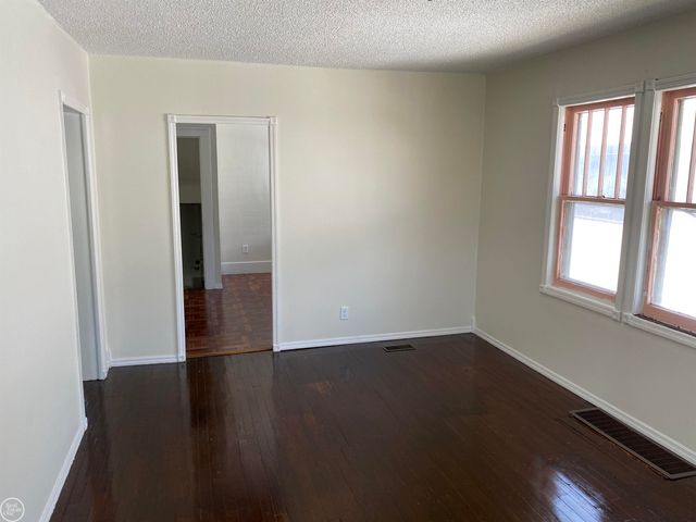 2023 23rd Street, Port Huron, MI 48060