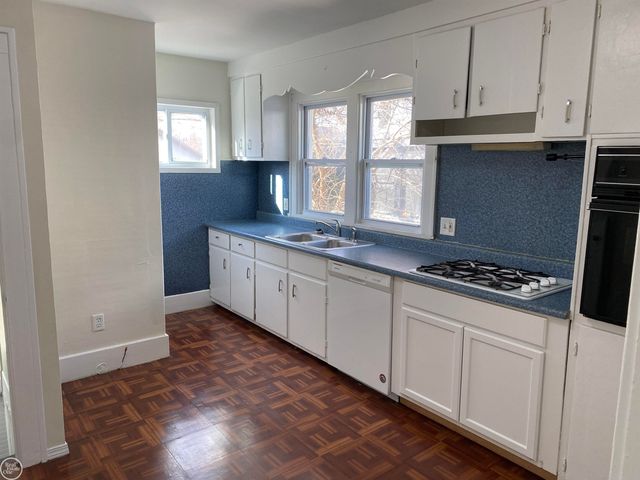 2023 23rd Street, Port Huron, MI 48060